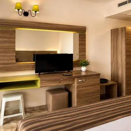 Deluxe Hotel Sunny Beach